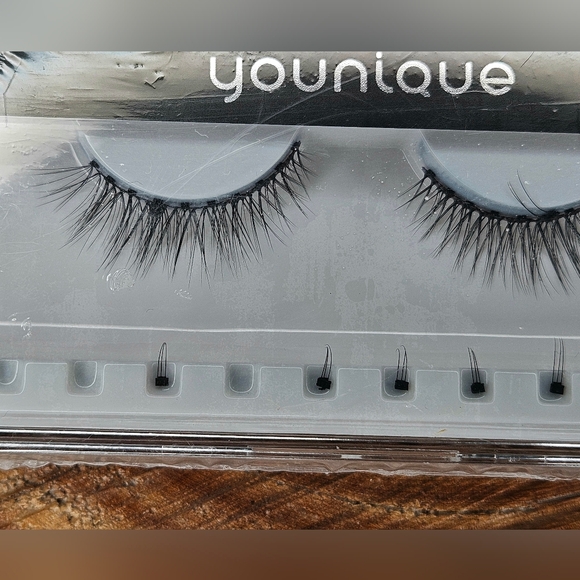 NWT Younique MOODSTRUCK Magnetic Lash Bundle- Inspiring - Picture 4 of 12